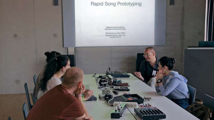 Rapid Song Prototyping at Bauhaus University © photo by Elisa Unger