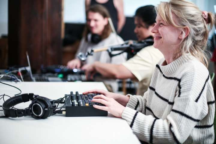 Rapid Song Prototyping workshop at Klub Møntage Camp 2025 © photo by Daphne von Schrader and Joanna Coleman